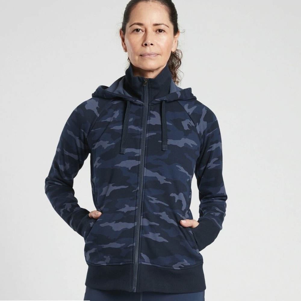 Athleta Canada Triumph Printed Hoodie in Navy Blue Camo Adult Small Petite NWT
